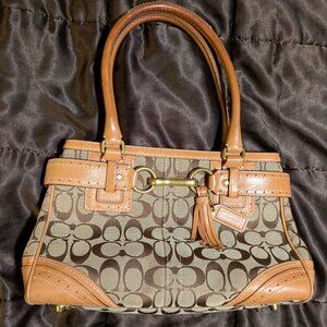 BNWOT, COACH SIGNATURE HANDBAG SERIAL # C0773-10507